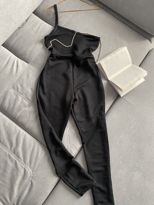 Жіночий комбінезон