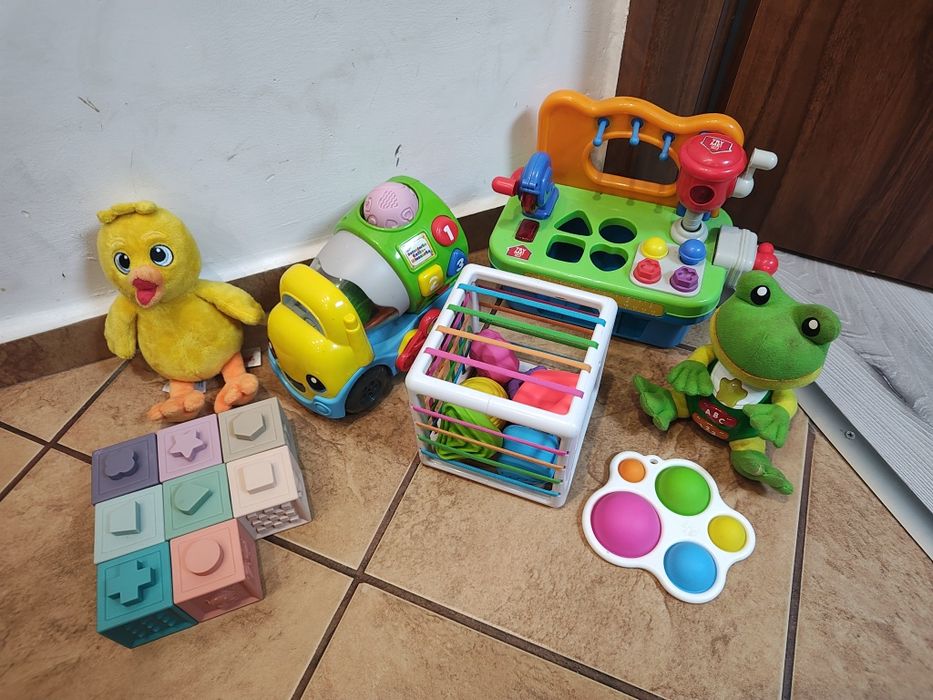 Zestaw zabawek edukacyjnych/interaktywnych