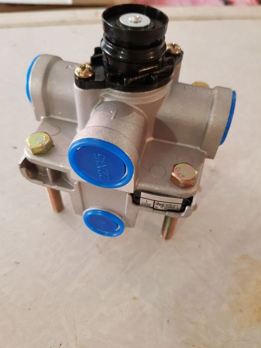 кран прискорюючий пневматичний 973 011 001 0