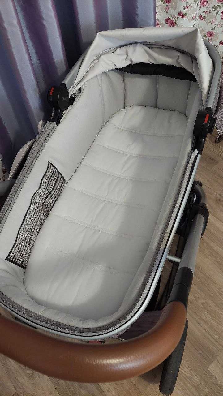 MAXI- COSI  2в1 ( Голландия) в очень хорошем состоянии.