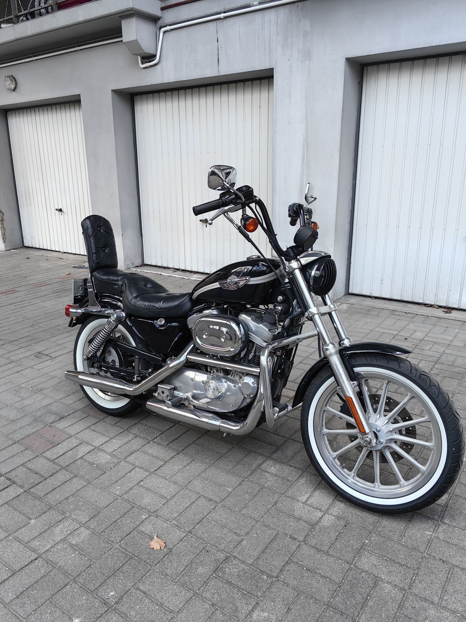 Motocykl Harley-Davidson Sportster 883 anniversary rocznik 2003