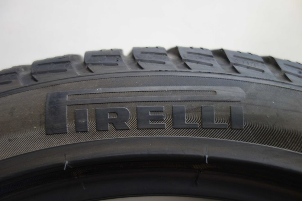 Opony 245/40/18 PIRELLI Sotto Zero 3 XL AO Zima