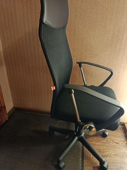 Стілець зручний' для офісу і дому