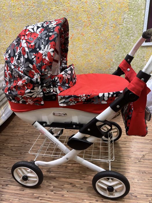 Коляска для кукол