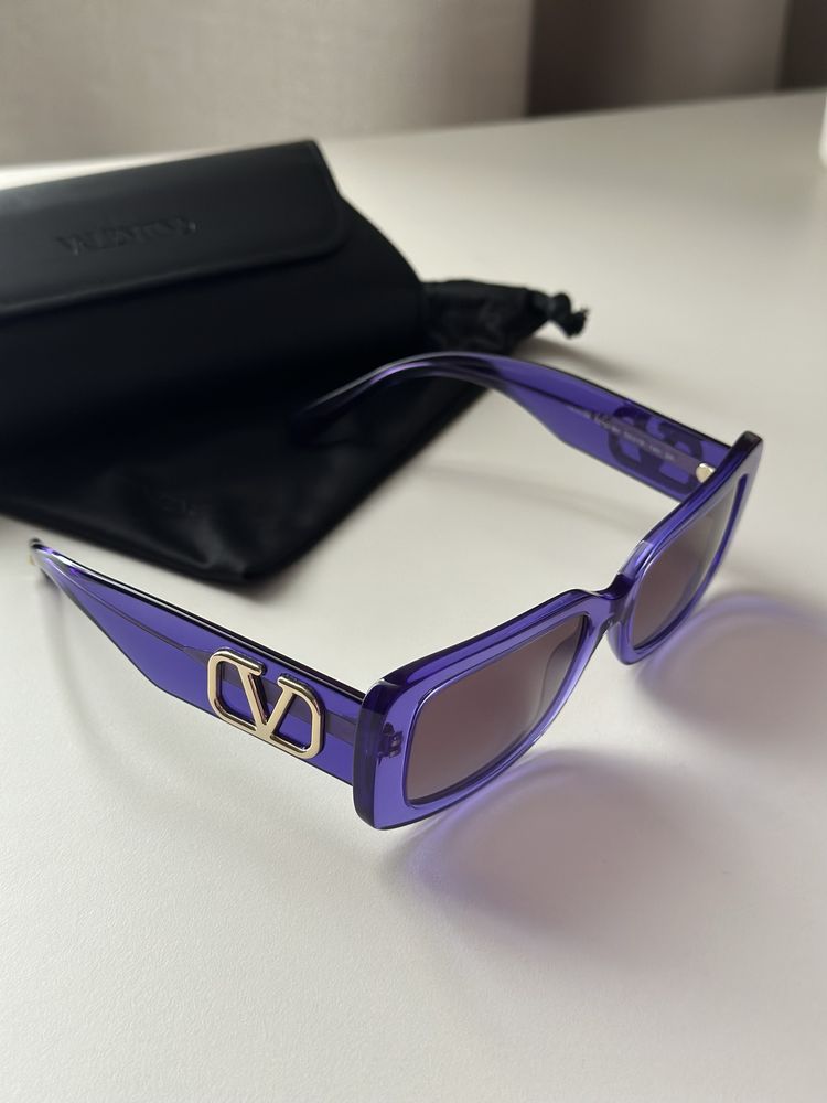 Сонцезахисні окуляри Valentino