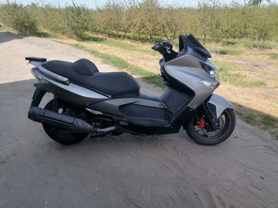 Kymco Xciting 500 gaznik cały na części silnik lampa czasza lagi stacyjka gaźnik