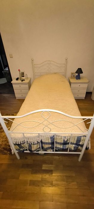 Cama de solteiro de ferro