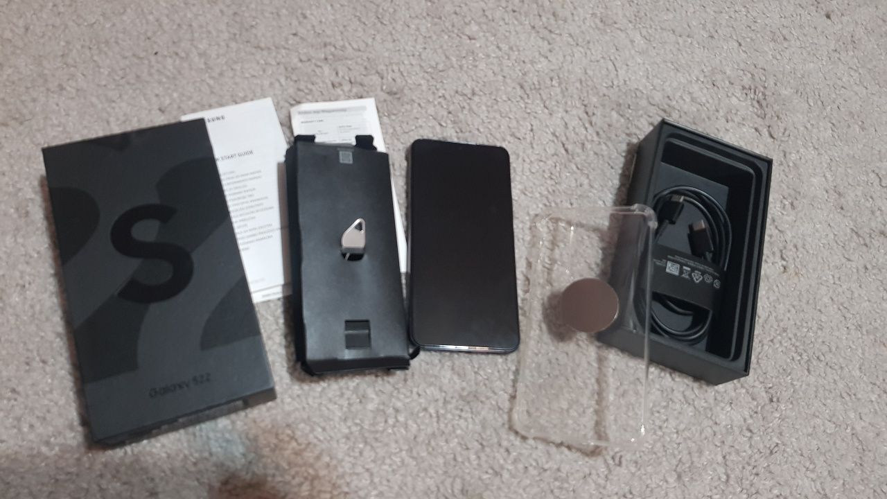 Sprzedam Samsung S22 w bdb stanie