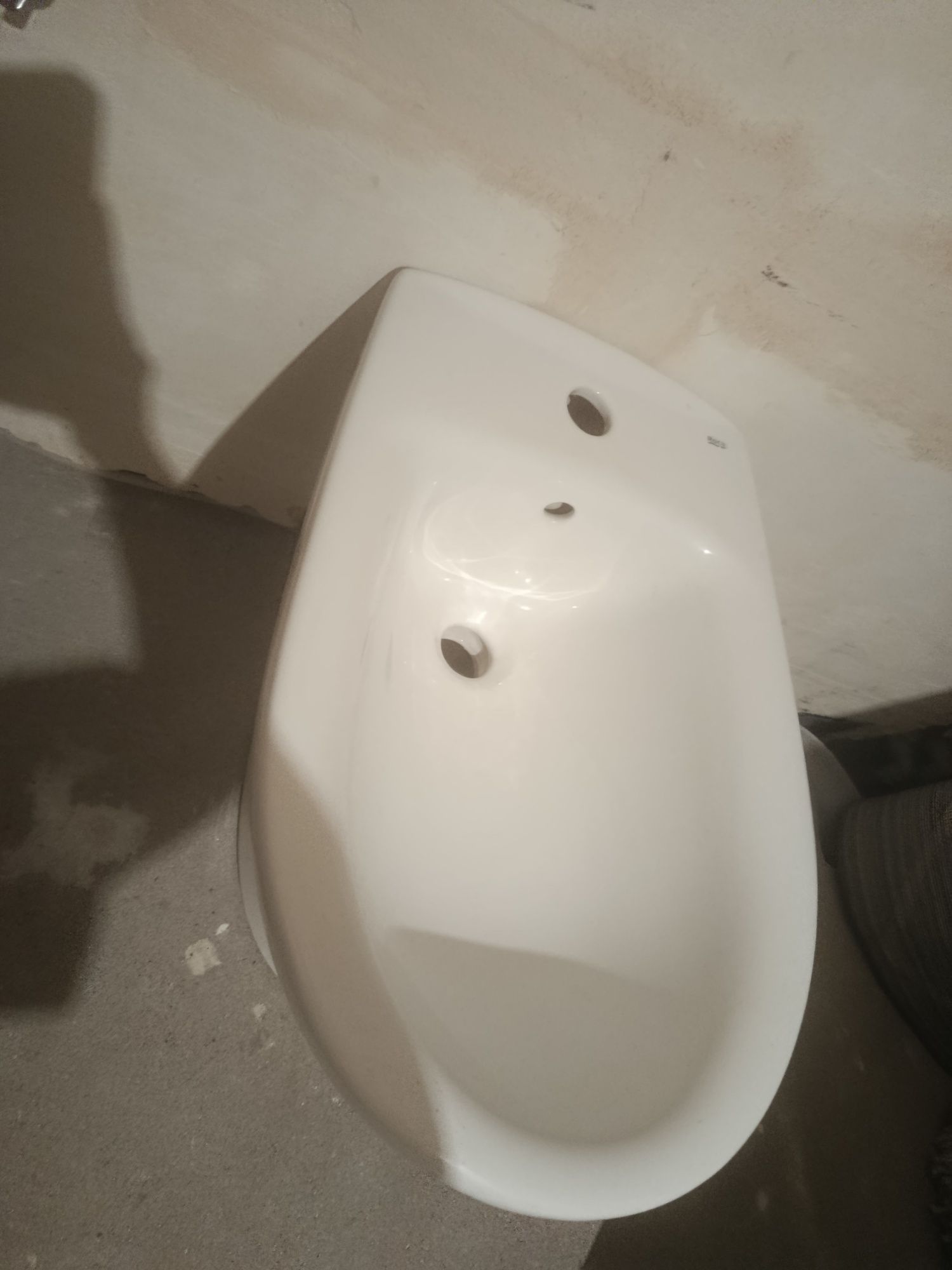 Nowy bidet stojący