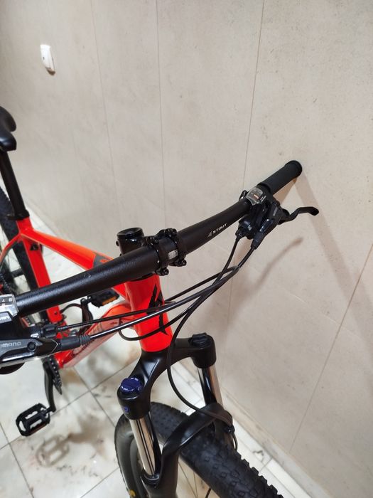 Bicicleta Specialized Rockhopper 29"- BTT