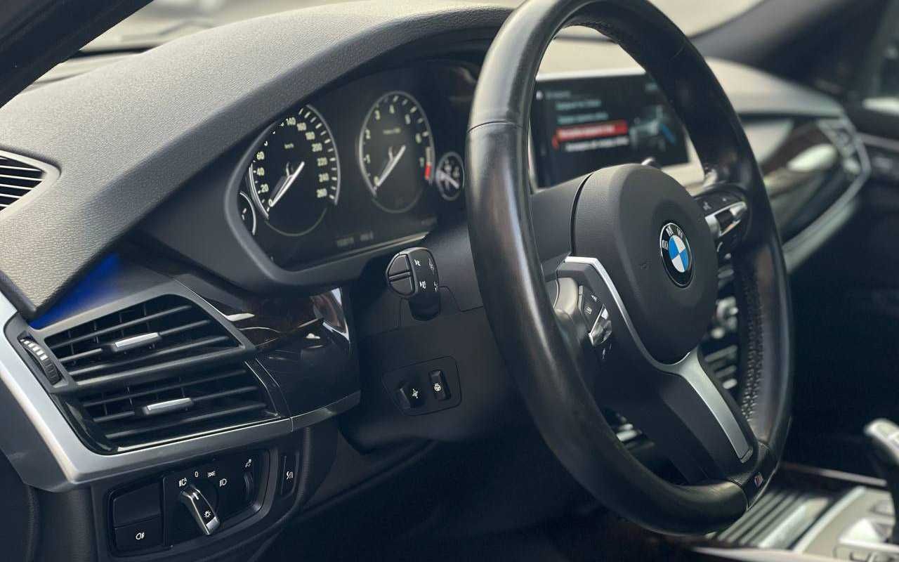 BMW X5 2016 року