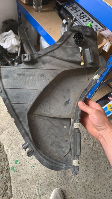 Продам левый локер БМВ g30 , в отличном состоянии