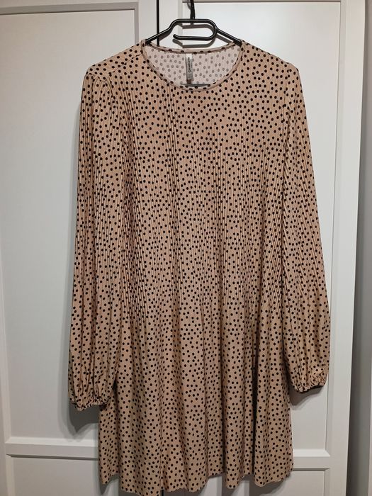 Sukienka Stradivarius