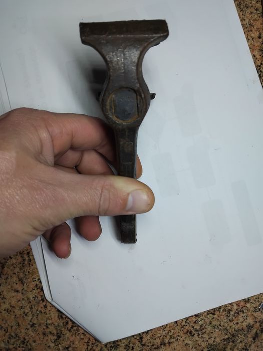 Слюсарні лещата. Тиски струпцина ссср.