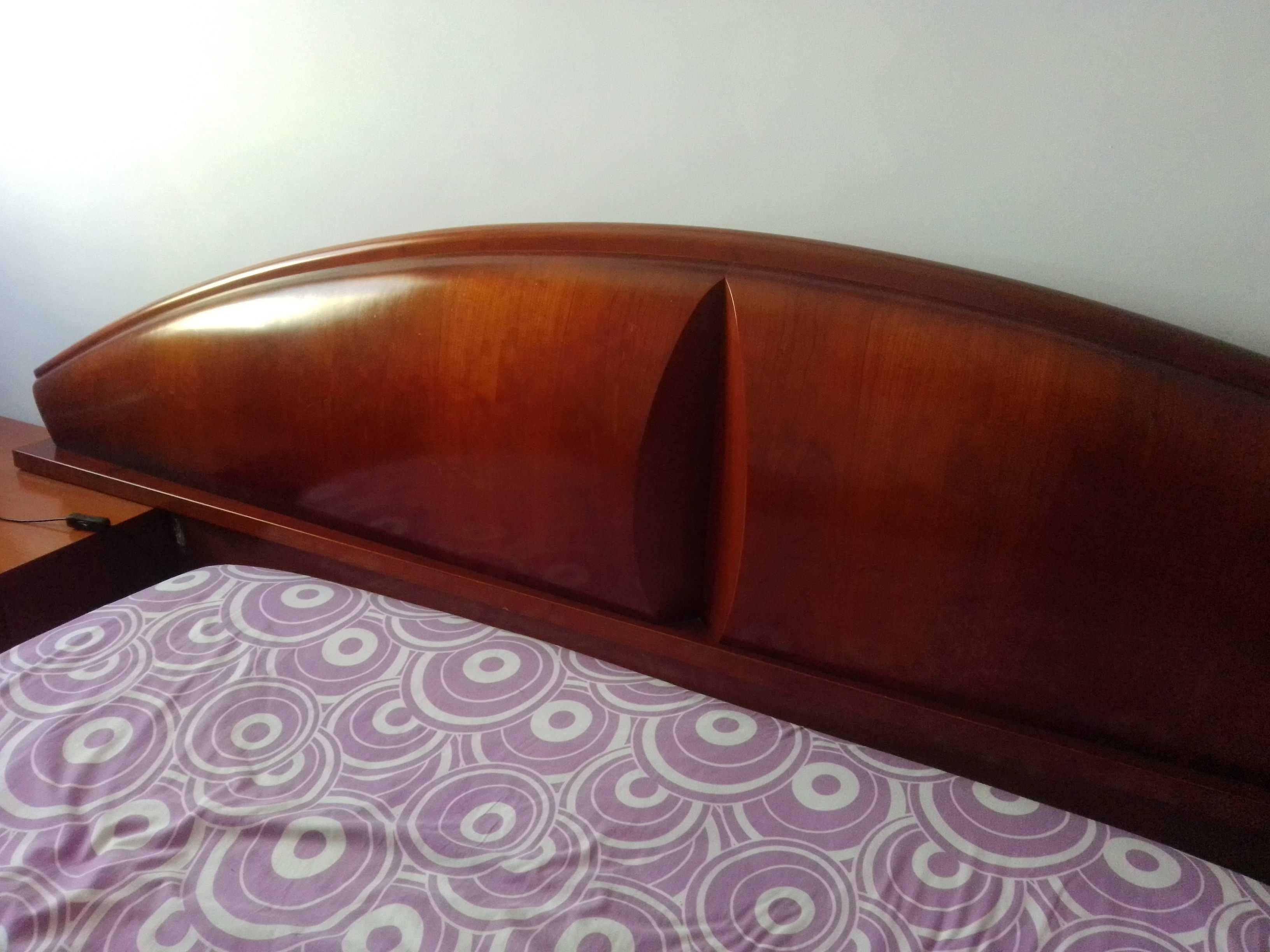 Cabeceira de cama de casal