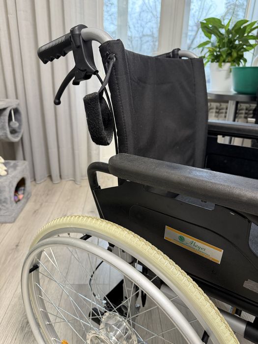 Складний інвалідний візок Breezy | Инвалидная коляска