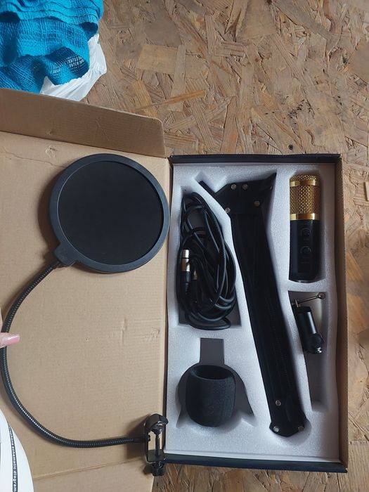 Студійний мікрофон Music M-800U зі стійким і вітрозахистом