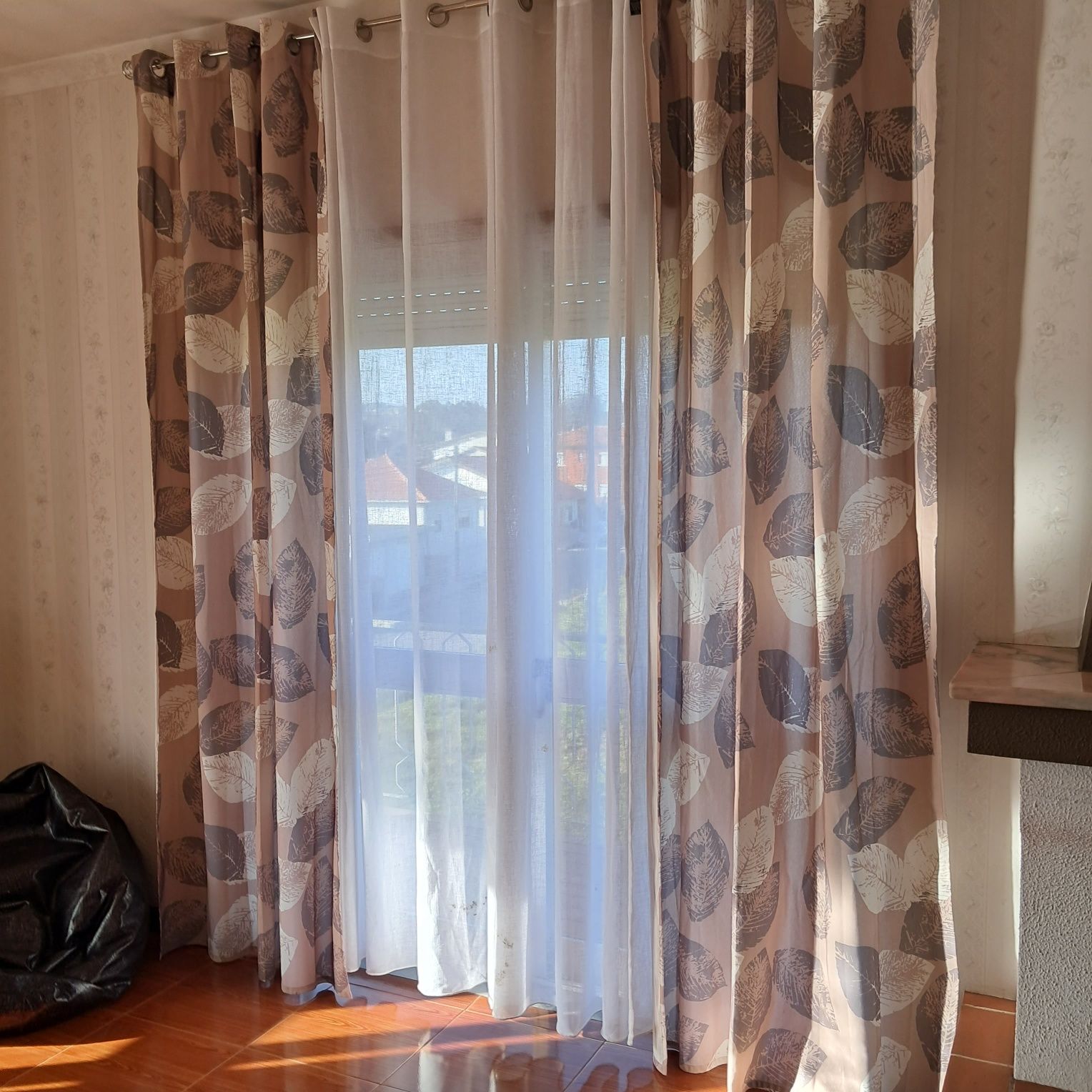 Conjunto cortinados e varões