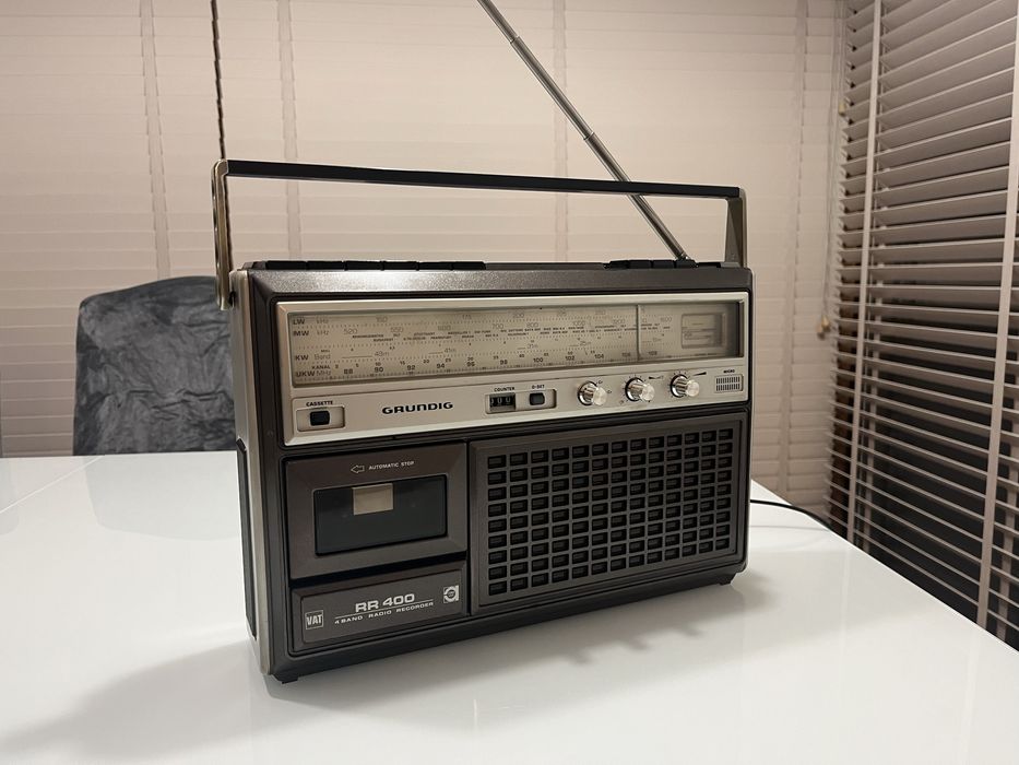 Radiomagnetofon radio stare vintage retro Grundig RR 400
