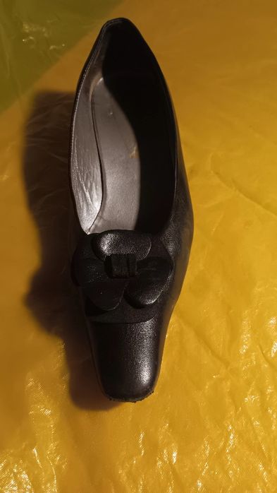 Sapatos salto baixo