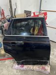 Двері дверка права задня правий молдінг зад Audi Q7 2016р cc9x
