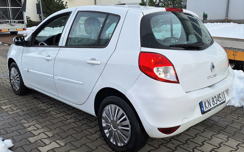 Renault Clio 1.2 benzyna 5 drzwi klima model 2012