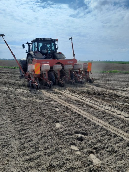 Usługa ładowarka teleskopowa usługi rolnicze