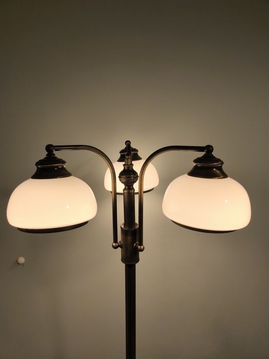 Lampa stojąca w stylu Vintage