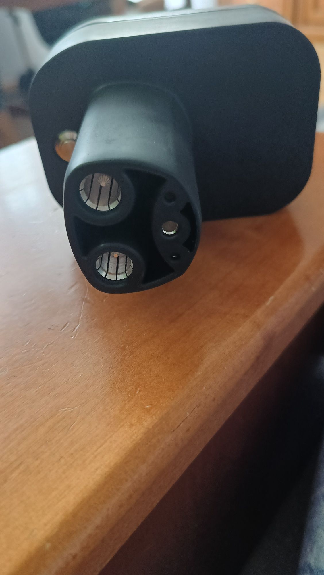 Adapter do ładowania akumulatorów