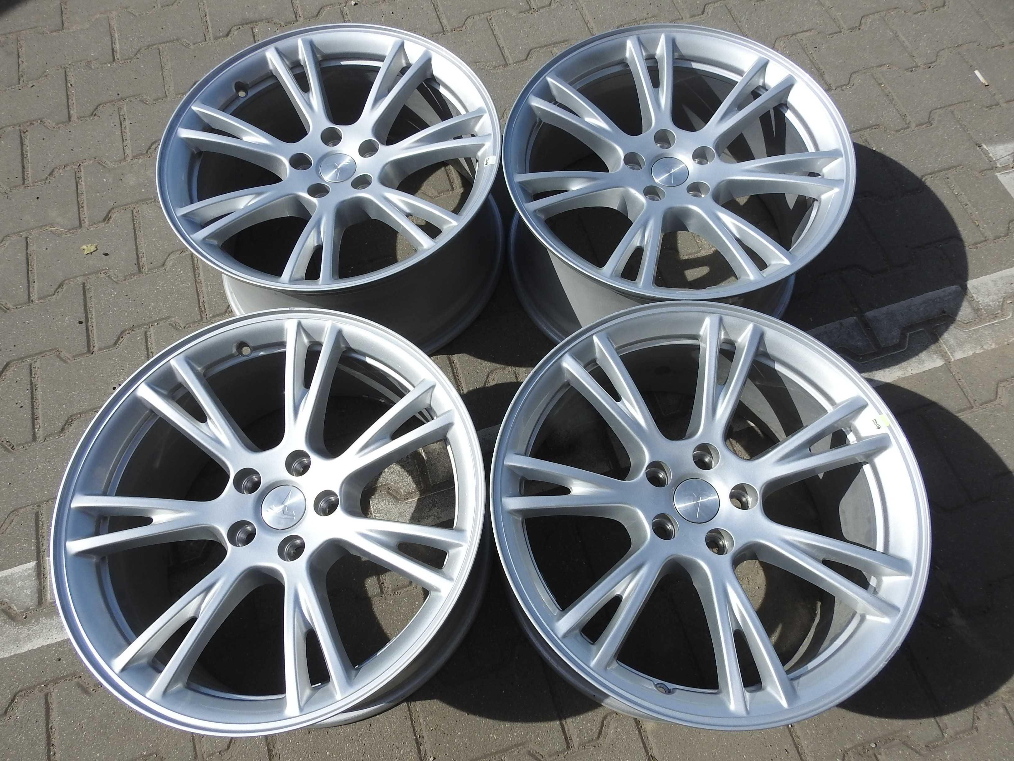 4xAlufelgi 19 ''5x114,3 9,5J ET45 Tesla model Y  Gemini  Stan BDB