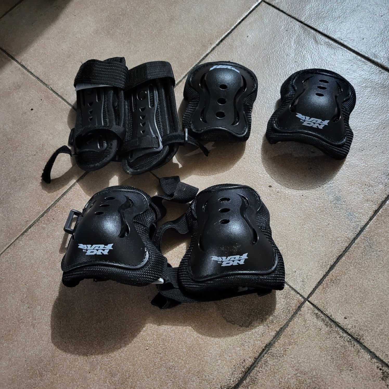 Capacete e protecoes de skate