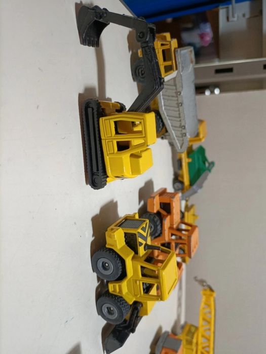 Lote de carros majorret entre outros