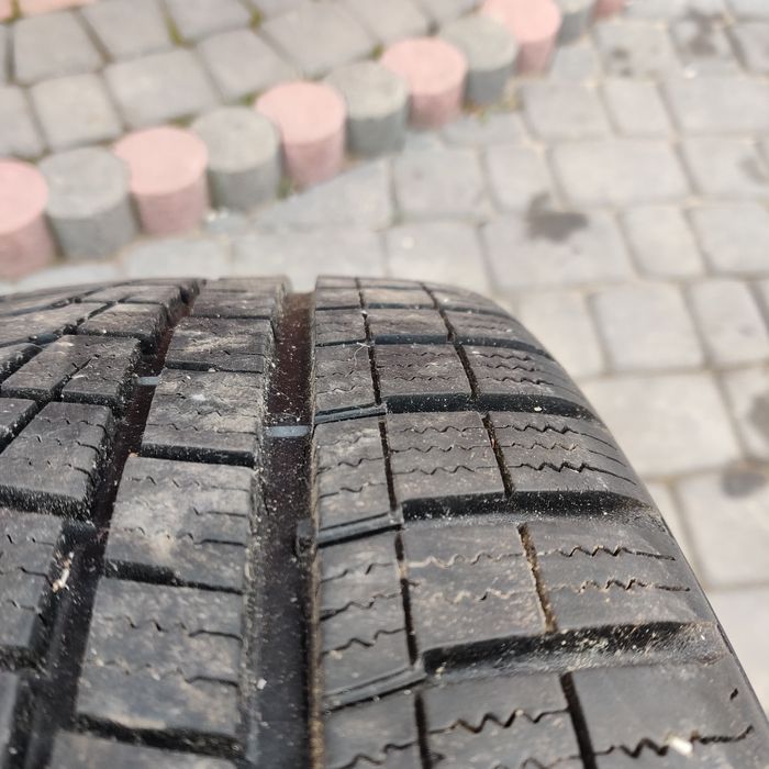 Opony zimowe 215/55R18  HANKOOK