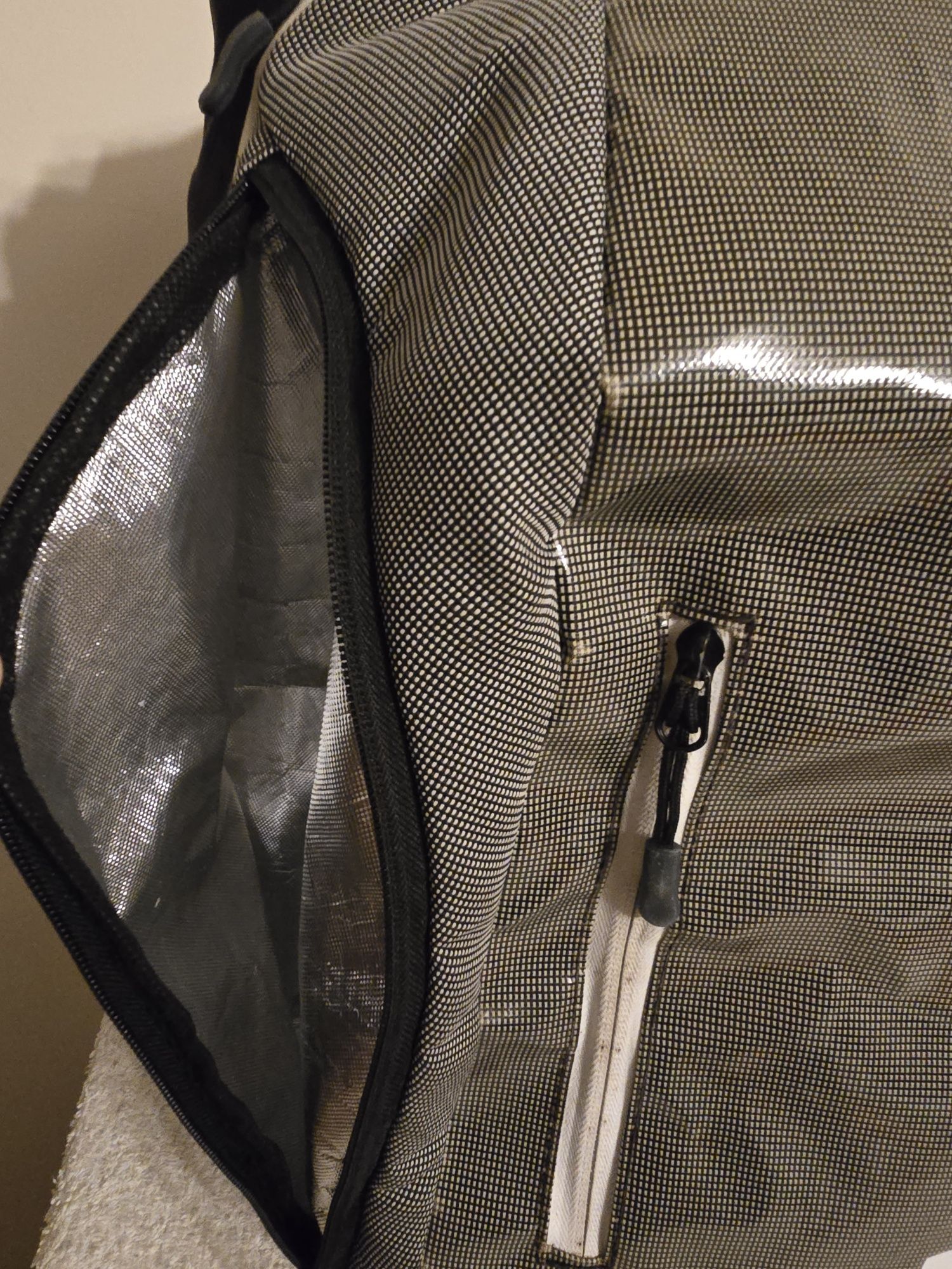 Mochila Wilson com compartimento térmico