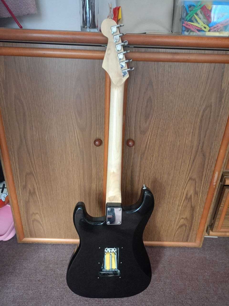 Elektro gitara MAX Music Stratocaster