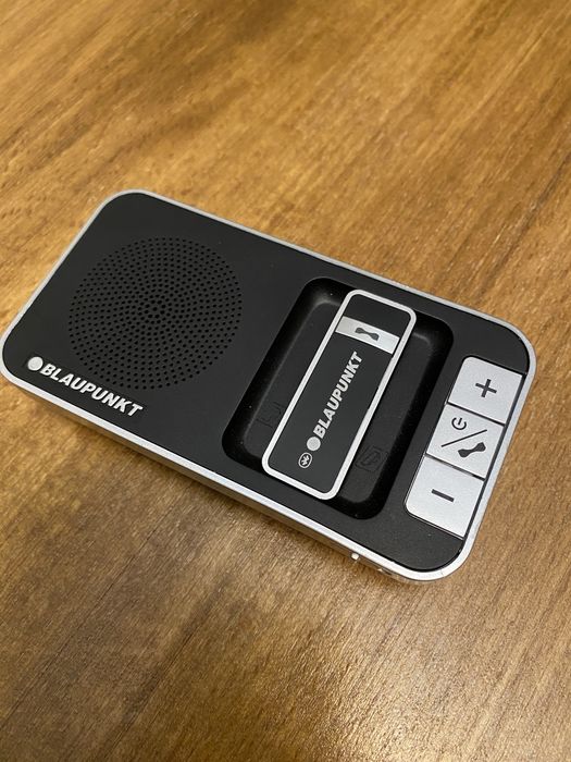 Продам блютуз гарнітуру blaupunkt bt drive free 211