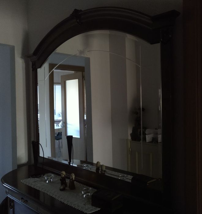 Aparador em cerejeira/nogueira