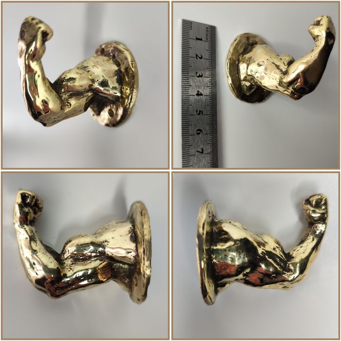 Бронзові вішалки,гачки,ключниці.