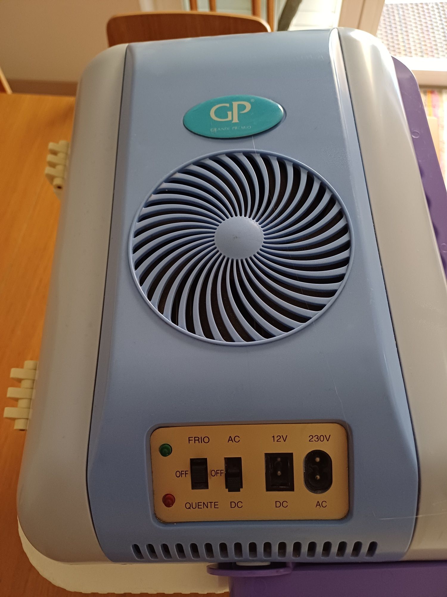 Geleira 12v e 220v