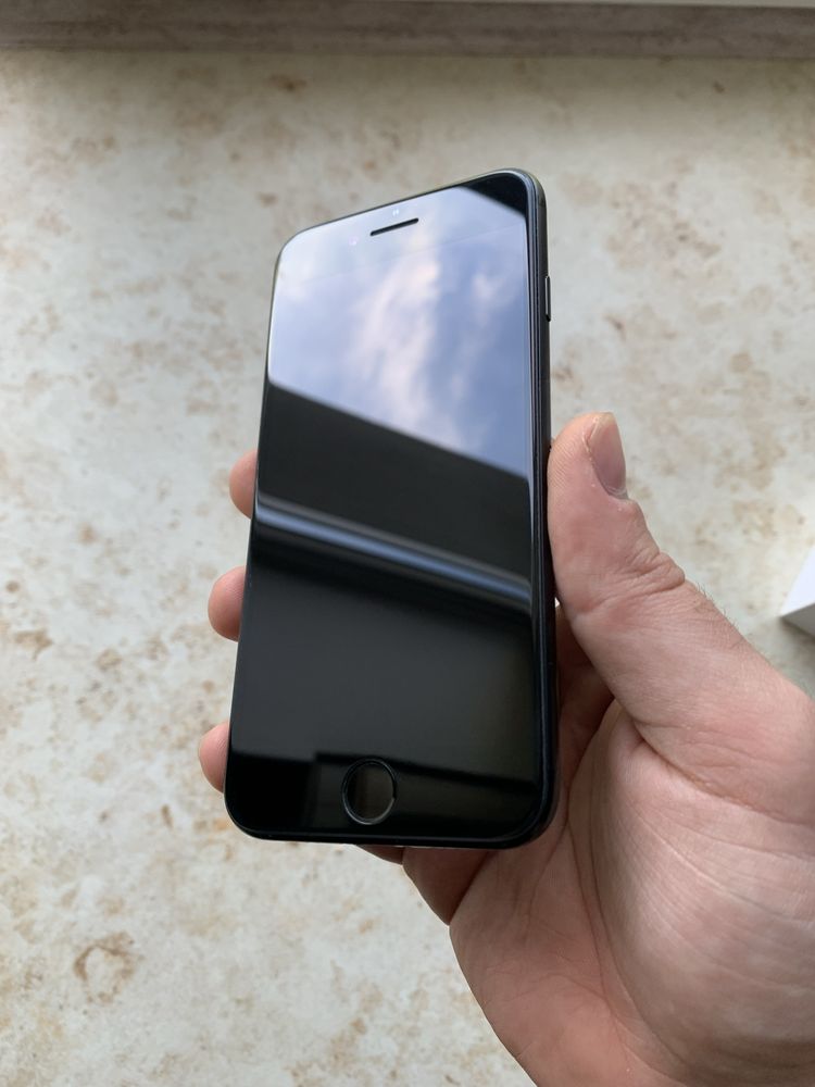 Продам Iphone 7 128gb