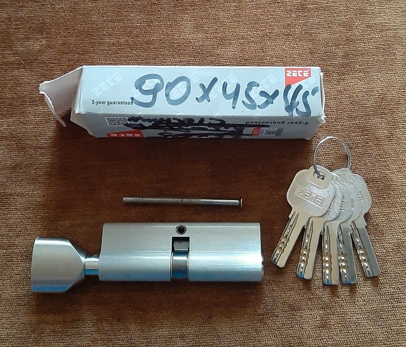 Цилинр, секрет к дверному замку