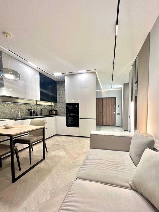 Ексклюзивна квартира з авторським ремонтом 50м2. Є гардеробна.