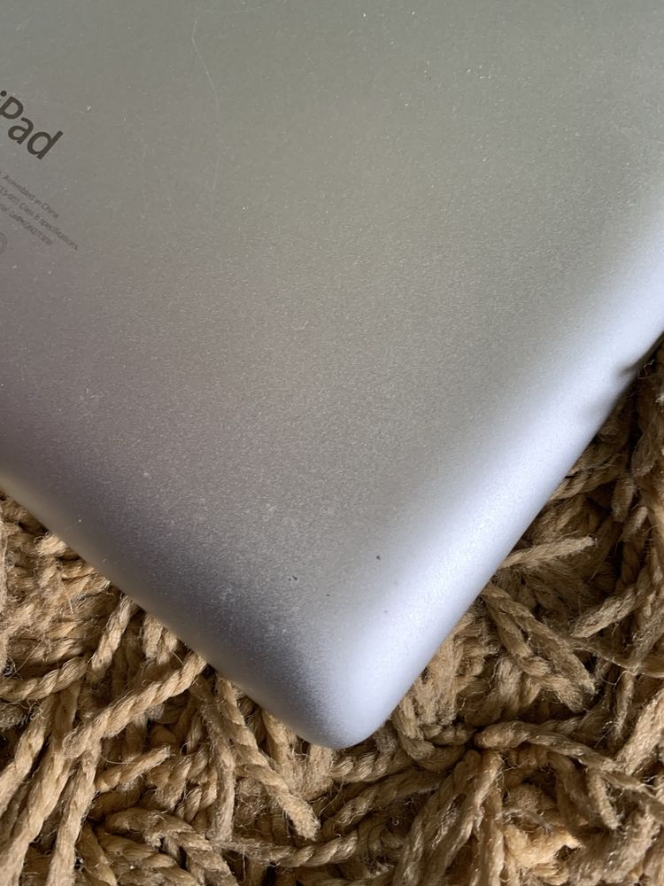 iPad 4 32Gb A1460 Retina display Wi-Fi 4G