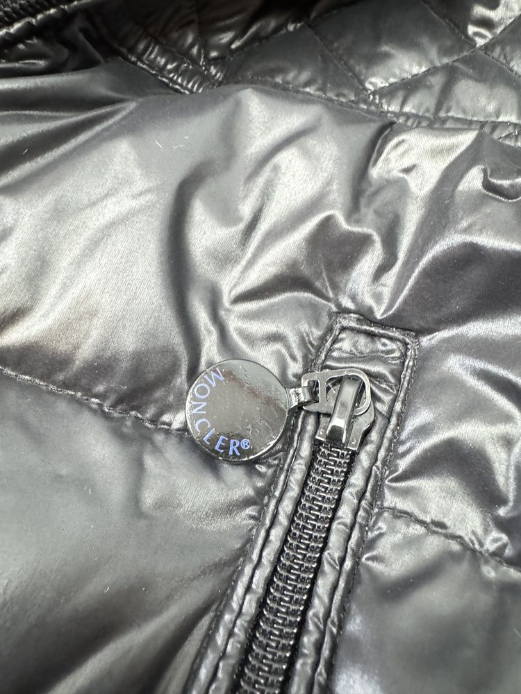 Пуховик Moncler жіночий в ідеальному стані
