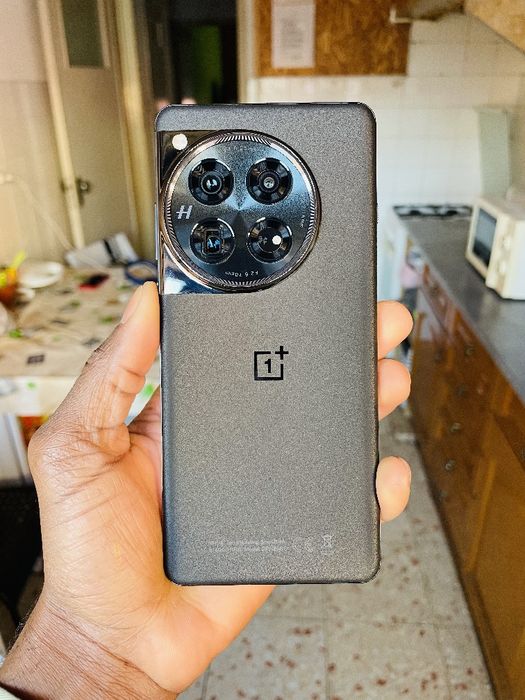 One plus 12 512Gb 16 Gb de RAM