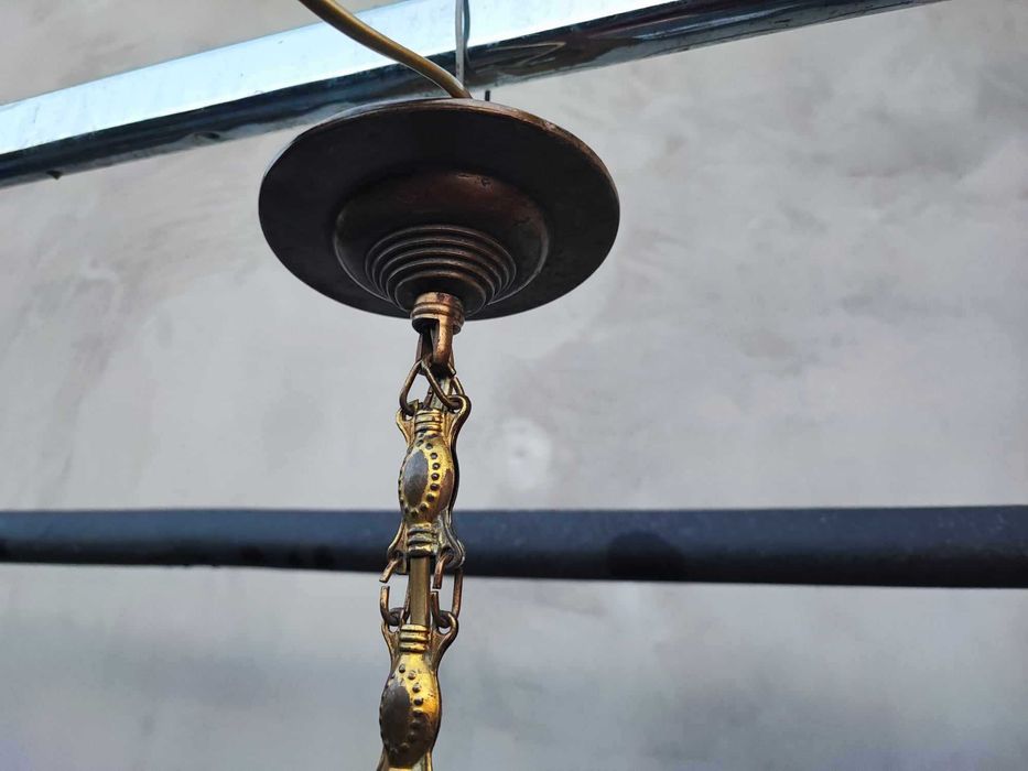 Art deco lampa,zwis mosiężny na łuskach,wys.63 cm.