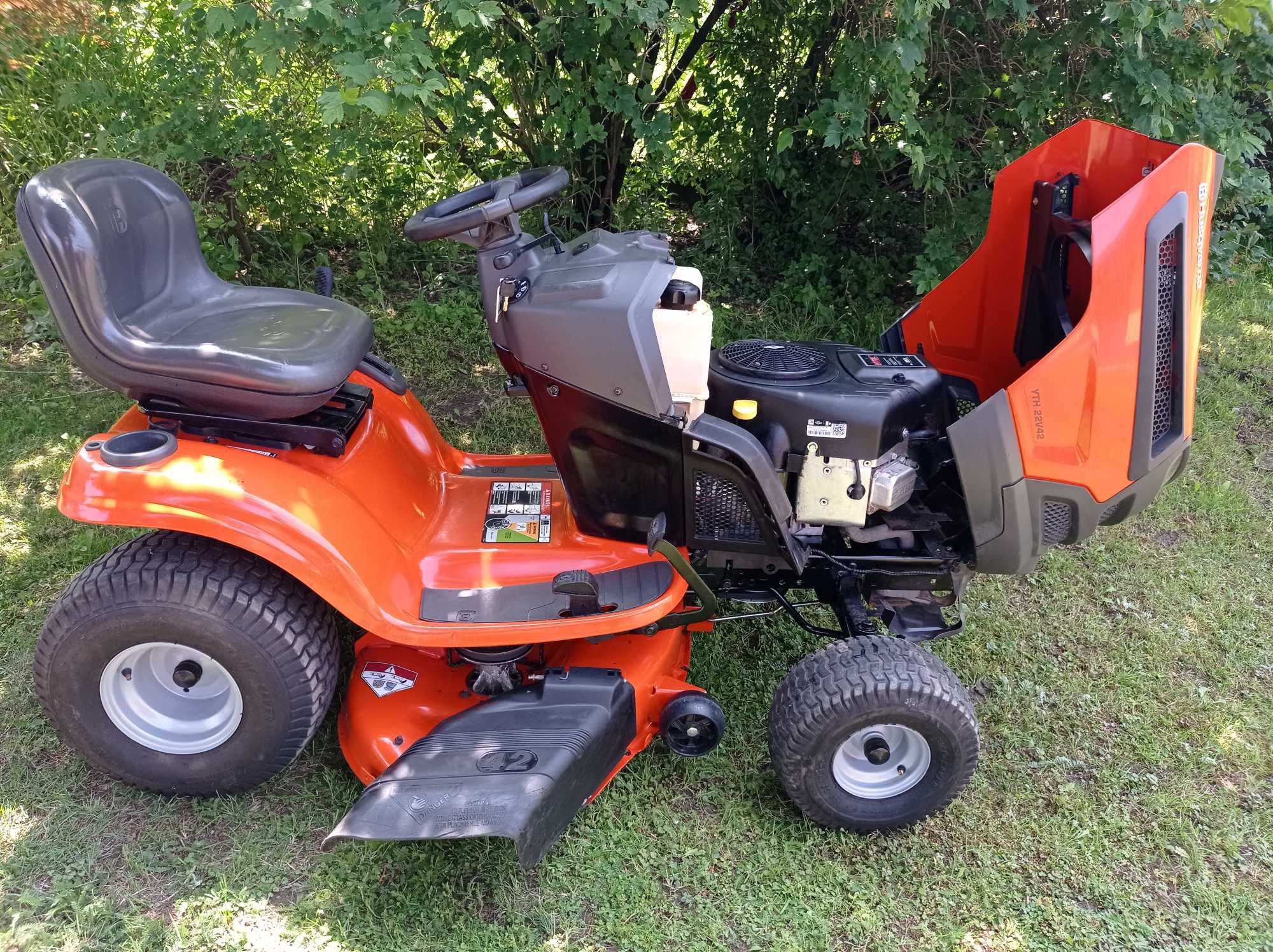 Husqvarna YTH22V42, 22 KM