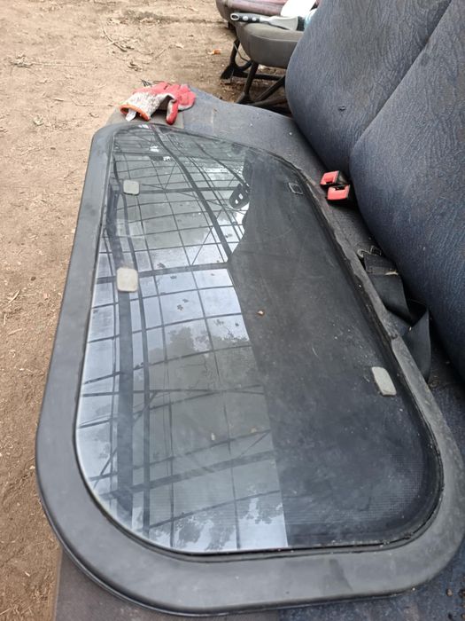 Szyberdach Despo uniwersalny kamper dach uchylny okno uchylne karetka