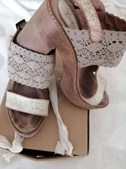 Sandálias marca XUZ