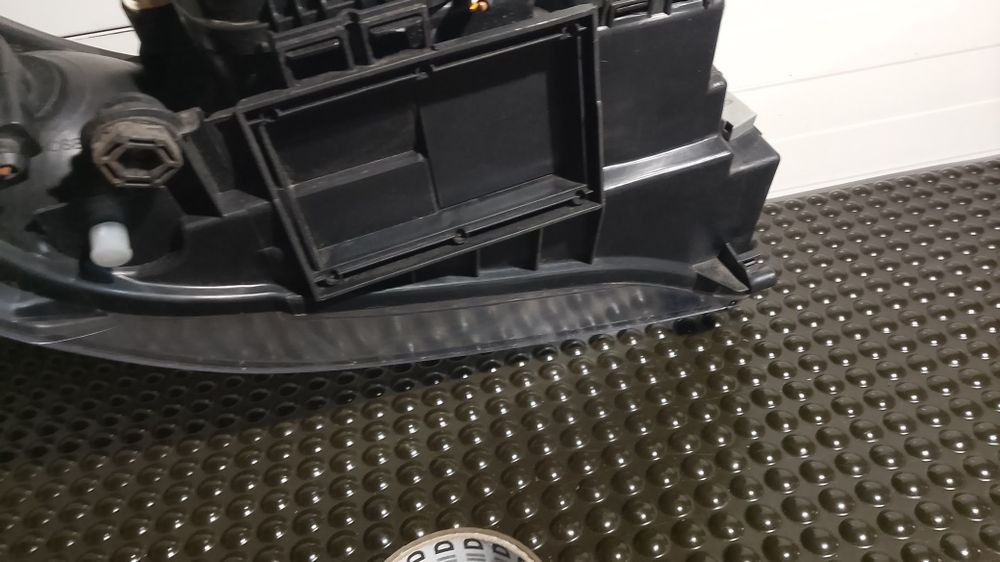 Lampa przód Audi A4 B5 lift Lewa jak nowa TYC